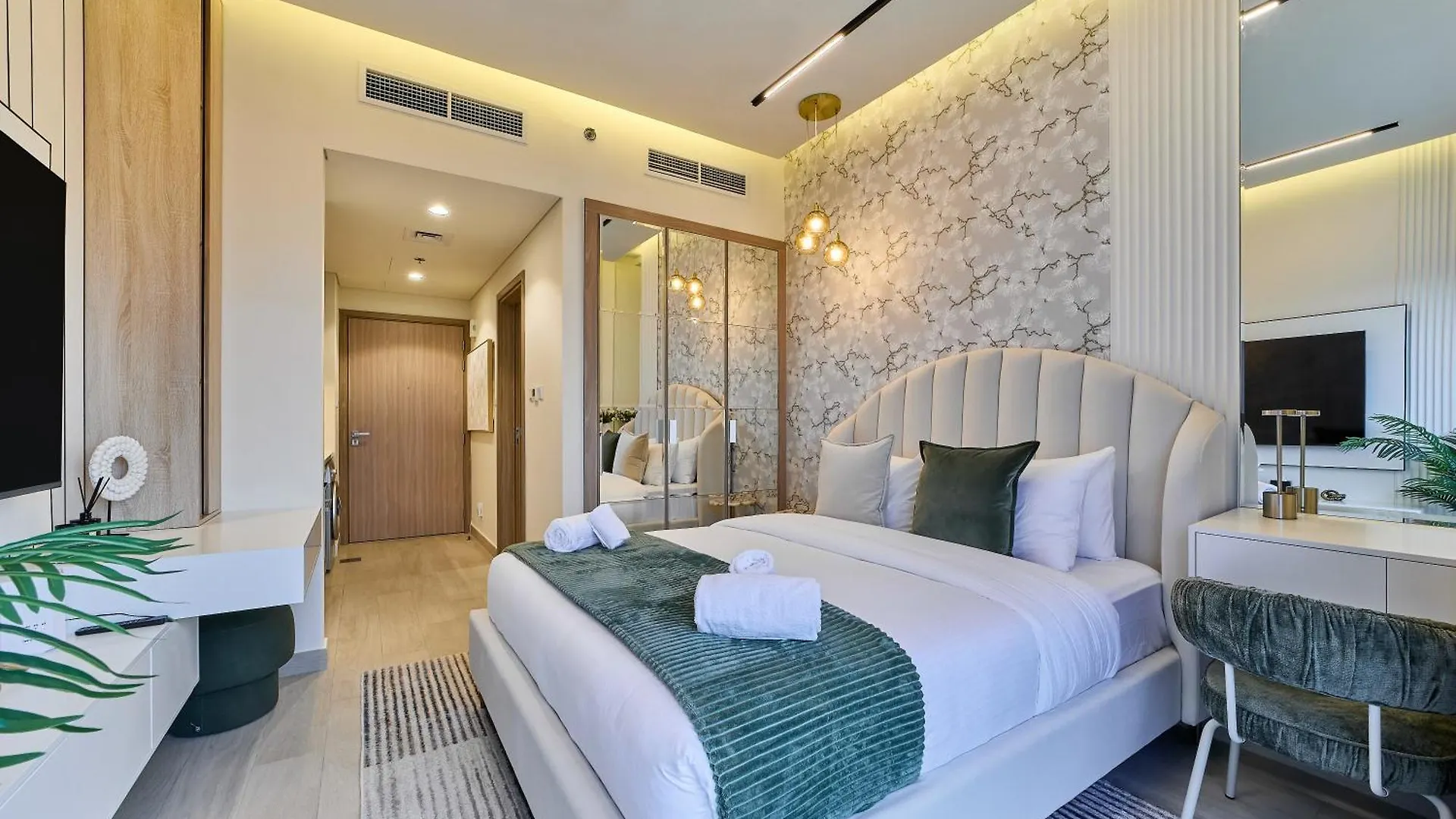 Bright Studio In Azizi Riviera Perfect Getaway Dubai