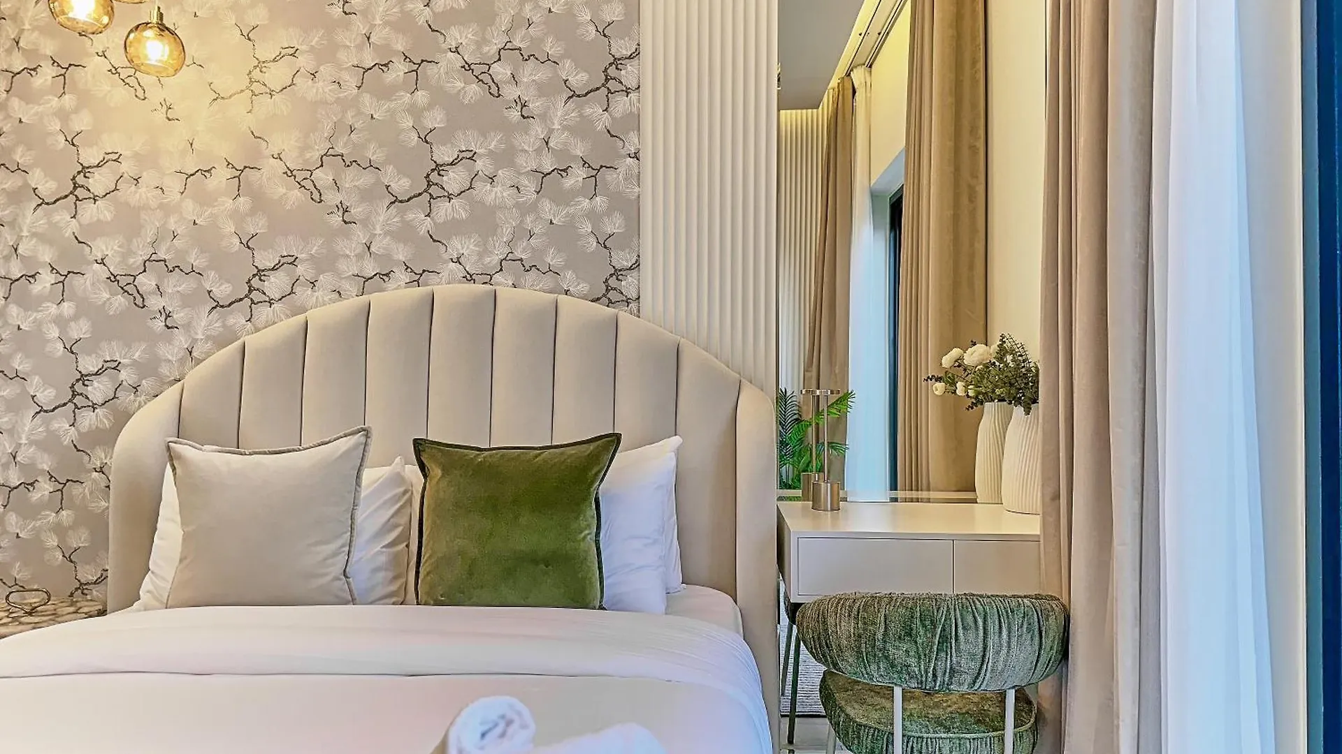 Bright Studio In Azizi Riviera Perfect Getaway Dubai